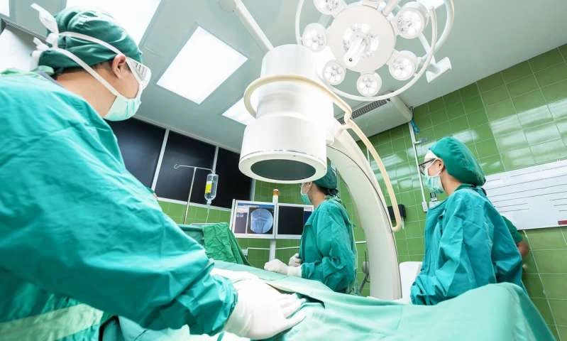 Οι σοβαρές επεμβάσεις μπορεί να έχουν μικρές επιπτώσεις στη λειτουργία του εγκεφάλου